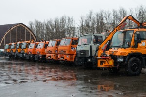 Проверке подлежало 32 поливомоечных, подметальных и тротуарных машины. 